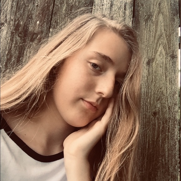 Meet your Posher, Molly - Picture 1 of 1